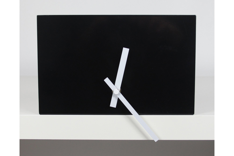 UNFINISHED CLOCK - hodiny, hranaté černé